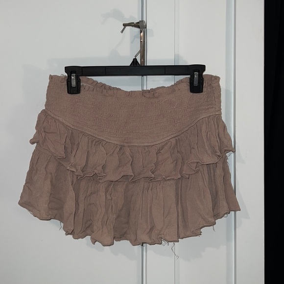 Women's Mustard Seed Ruffle Mini Skirt — Size Large - Picture 1 of 7